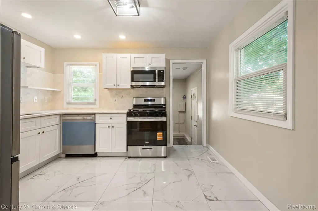 5378 Weddell Street Dearborn Heights City MI 48125