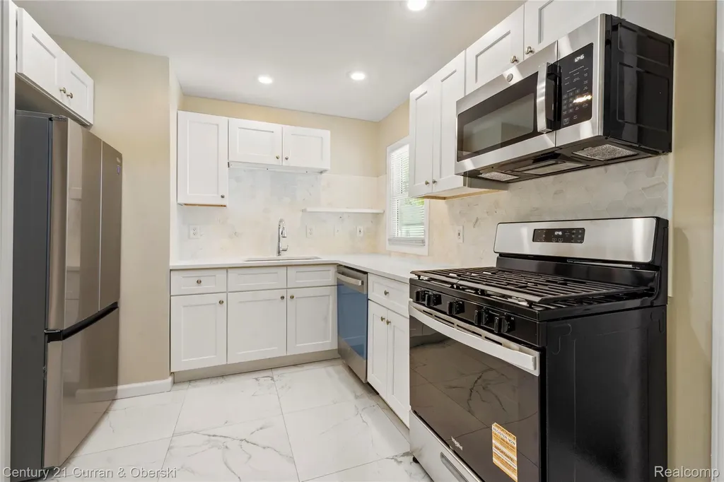 5378 Weddell Street Dearborn Heights City MI 48125