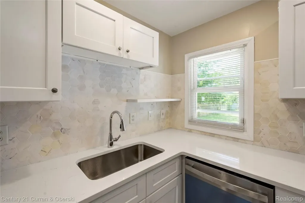 5378 Weddell Street Dearborn Heights City MI 48125