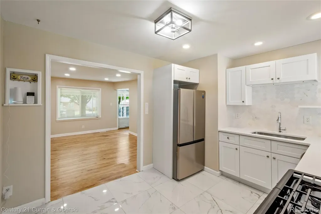 5378 Weddell Street Dearborn Heights City MI 48125
