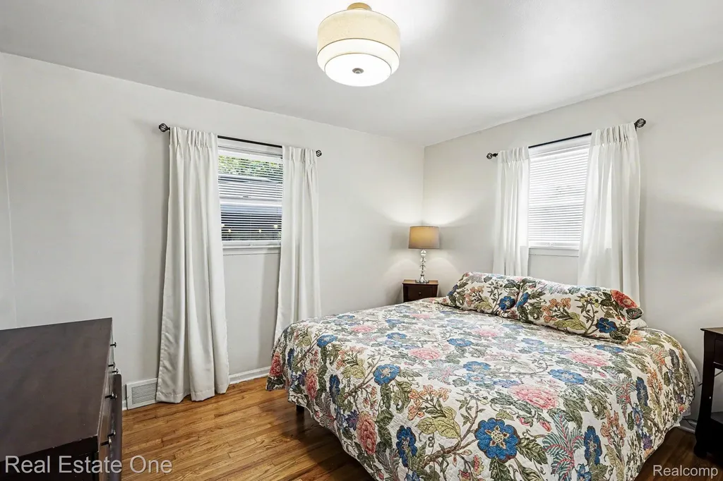 769 Manordale Court Milford Village MI 48381