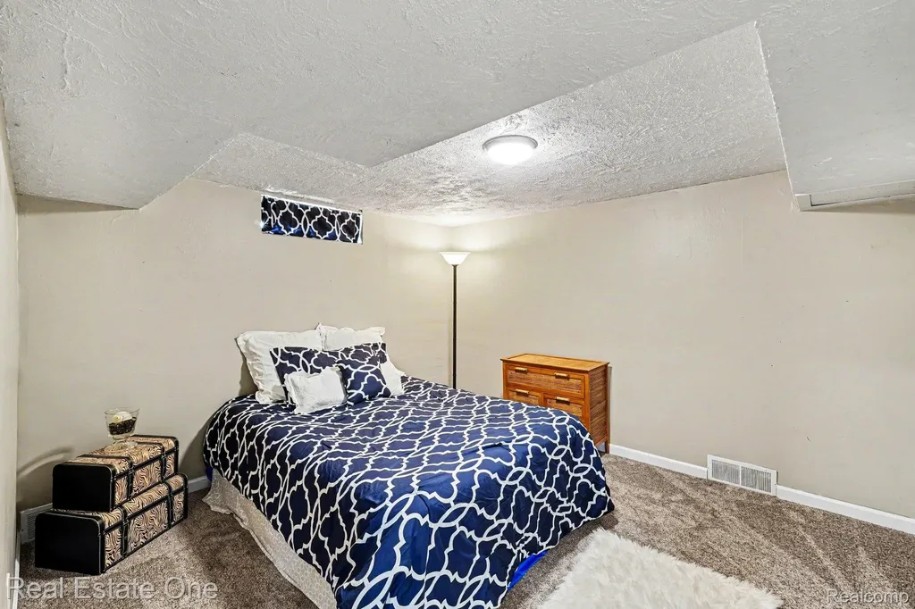 769 Manordale Court Milford Village MI 48381