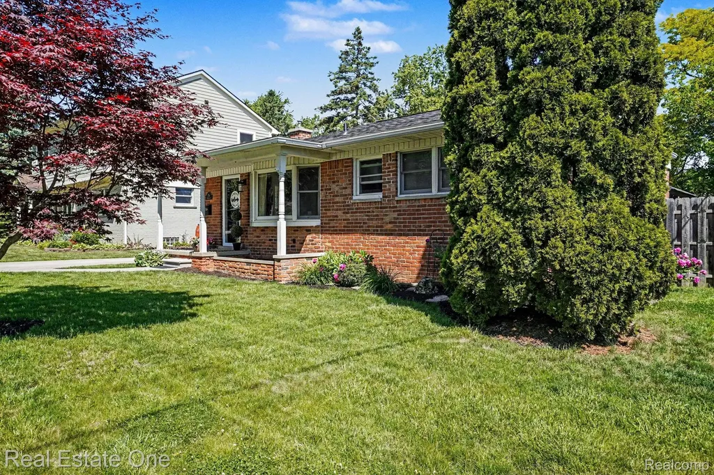769 Manordale Court Milford Village MI 48381
