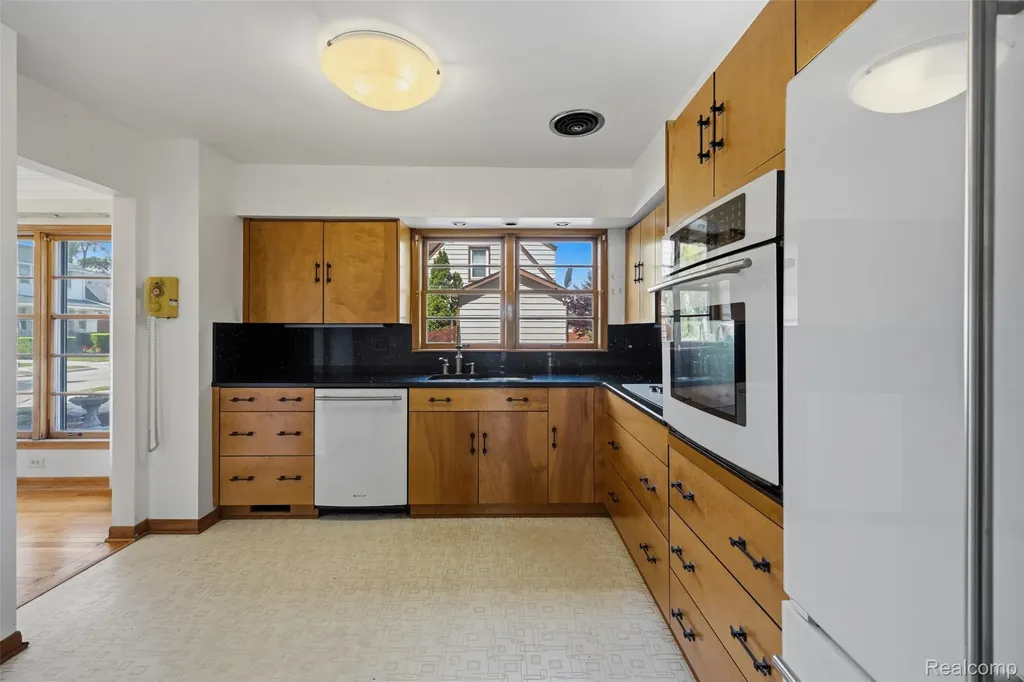 5041 Payne Avenue Dearborn City MI 48126