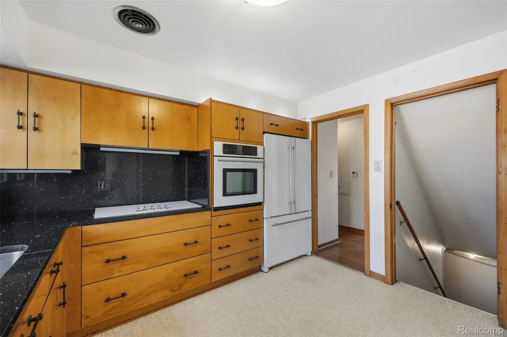 5041 Payne Avenue Dearborn City MI 48126