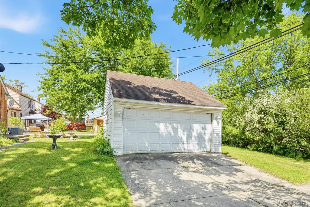 5041 Payne Avenue Dearborn City MI 48126