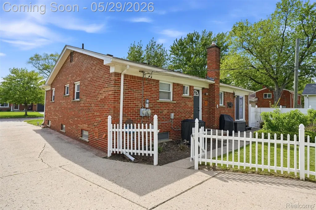 14338 Shadywood Drive Plymouth Charter Township MI 48170
