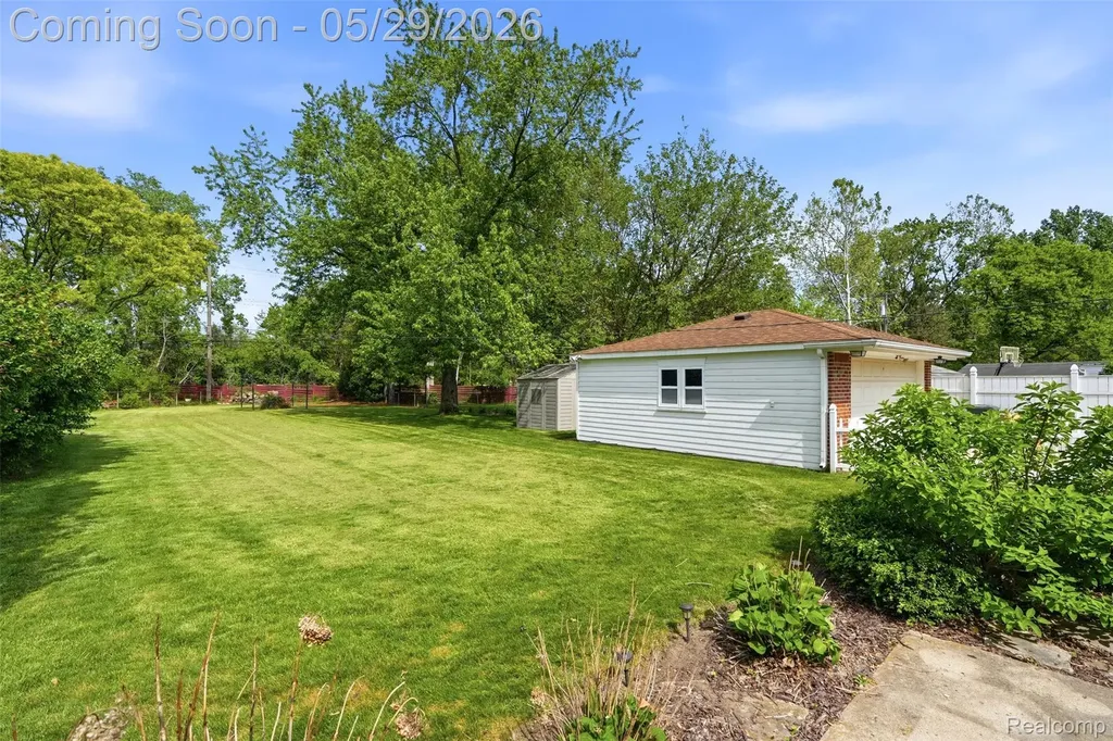 14338 Shadywood Drive Plymouth Charter Township MI 48170