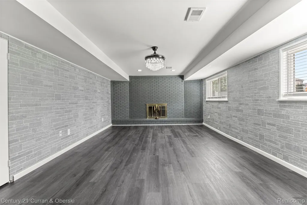45561 Edgewood Court Canton Charter Township MI 48187