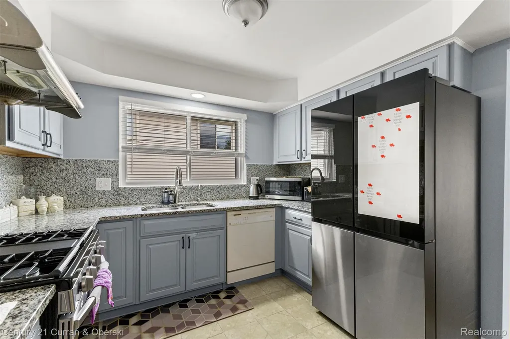 45561 Edgewood Court Canton Charter Township MI 48187