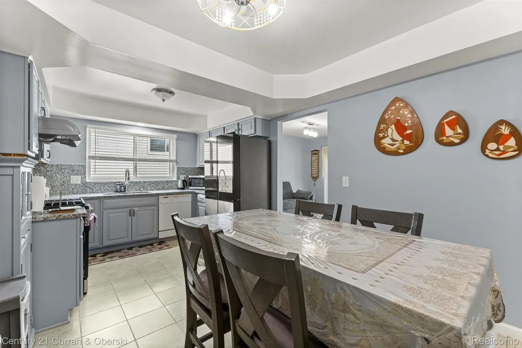 45561 Edgewood Court Canton Charter Township MI 48187