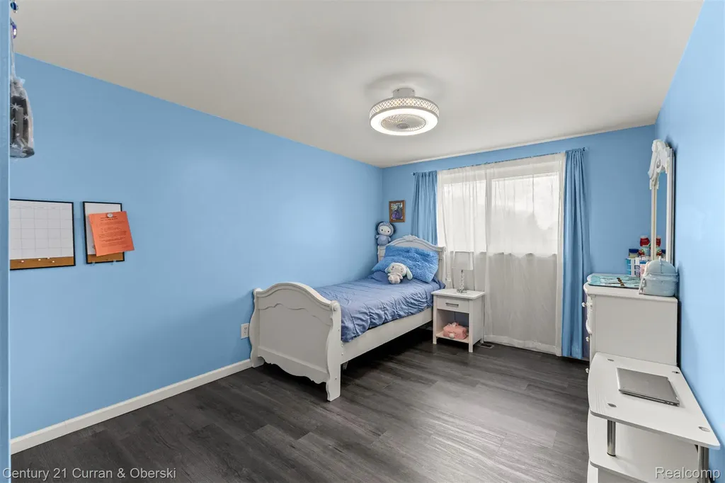 45561 Edgewood Court Canton Charter Township MI 48187