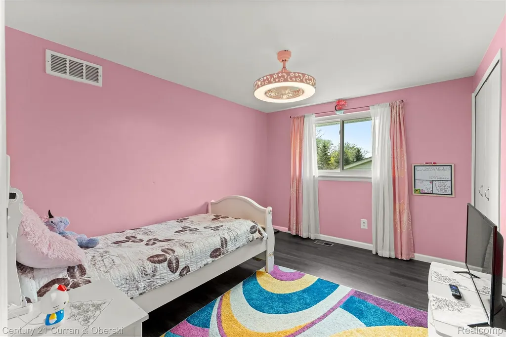 45561 Edgewood Court Canton Charter Township MI 48187