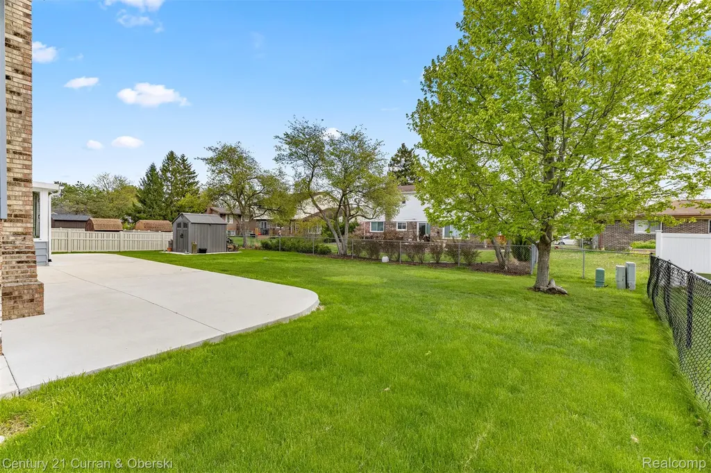 45561 Edgewood Court Canton Charter Township MI 48187