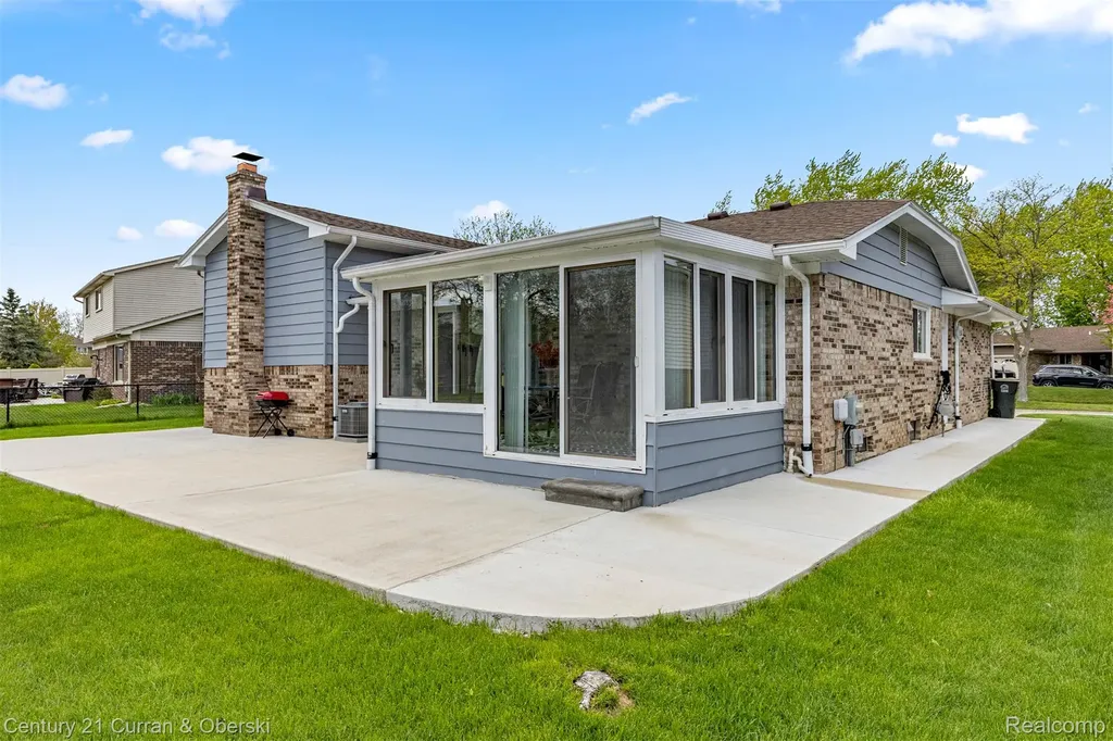 45561 Edgewood Court Canton Charter Township MI 48187