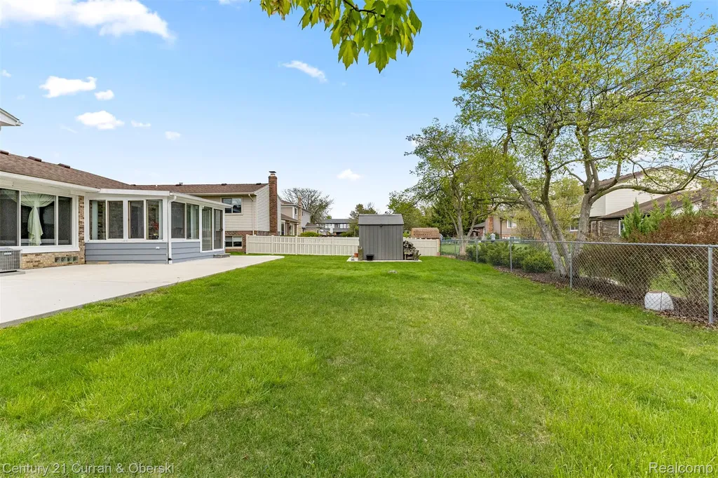 45561 Edgewood Court Canton Charter Township MI 48187
