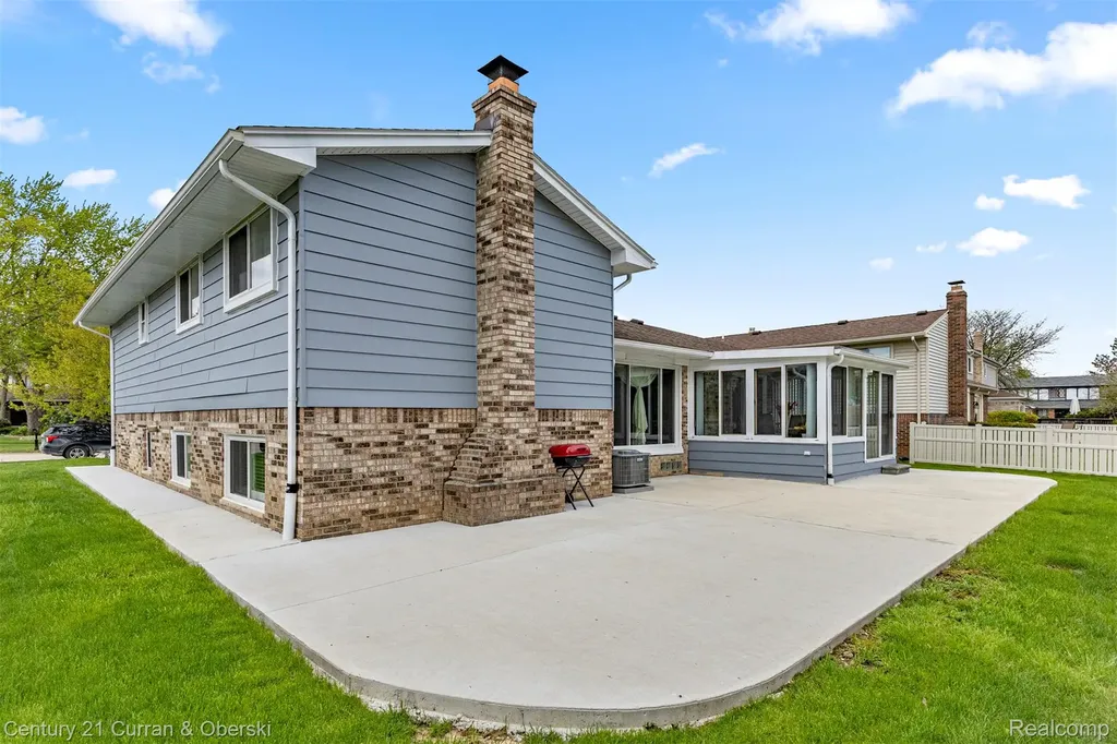 45561 Edgewood Court Canton Charter Township MI 48187
