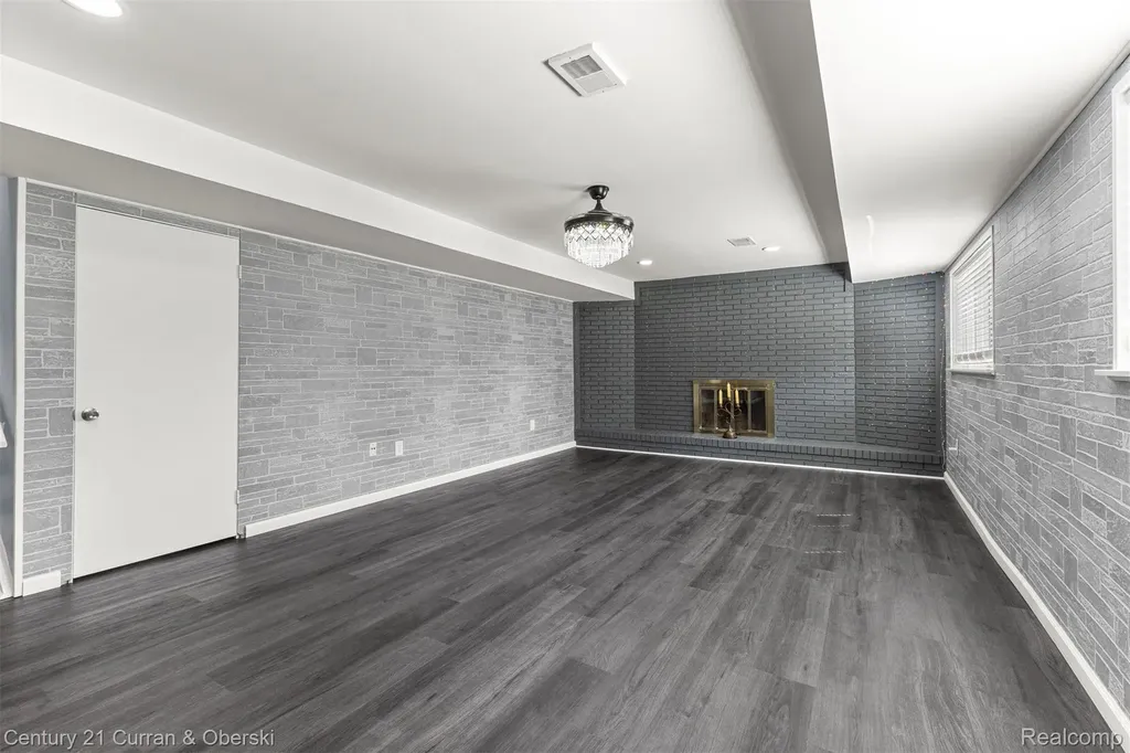 45561 Edgewood Court Canton Charter Township MI 48187