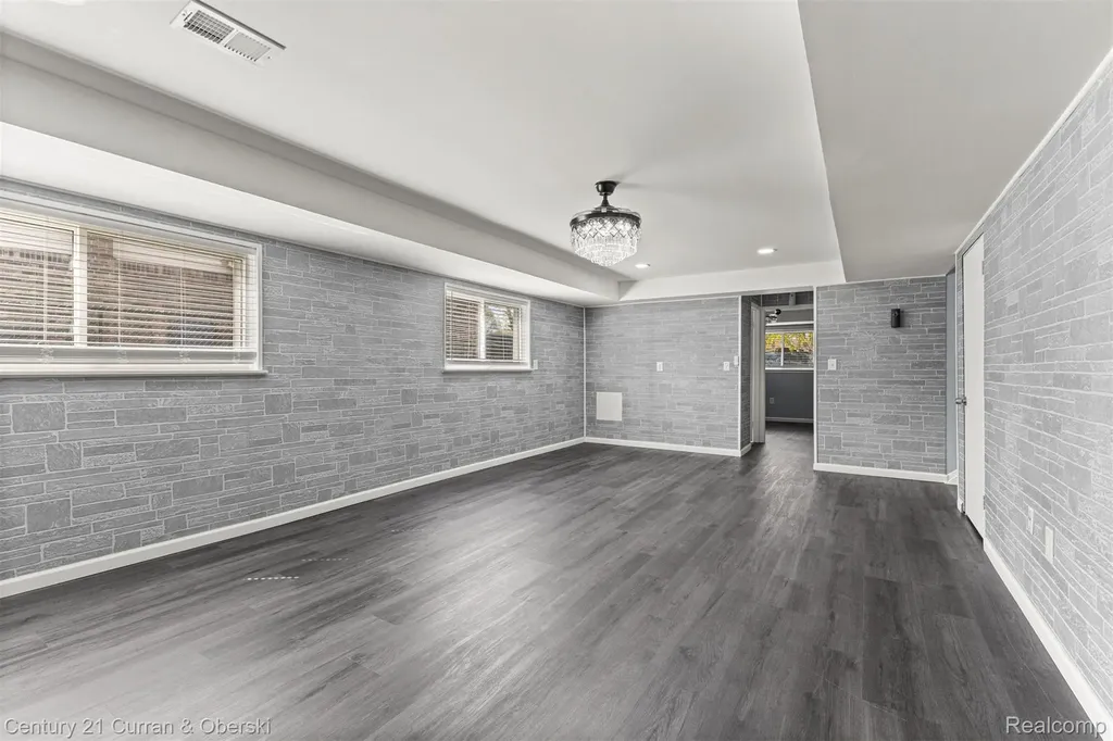 45561 Edgewood Court Canton Charter Township MI 48187