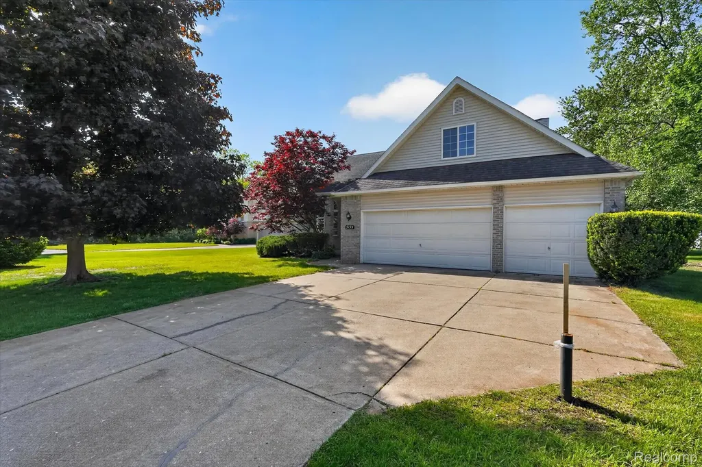 5195 Wyndham Place Fenton Charter Township MI 48430