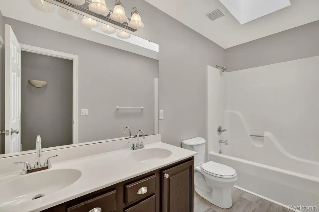 5195 Wyndham Place Fenton Charter Township MI 48430