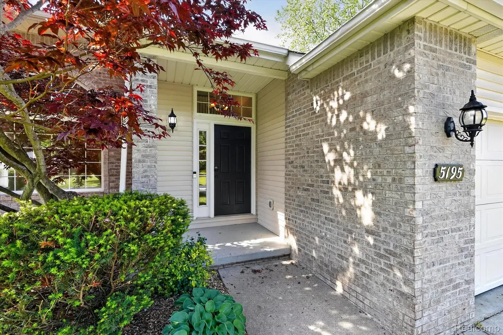 5195 Wyndham Place Fenton Charter Township MI 48430