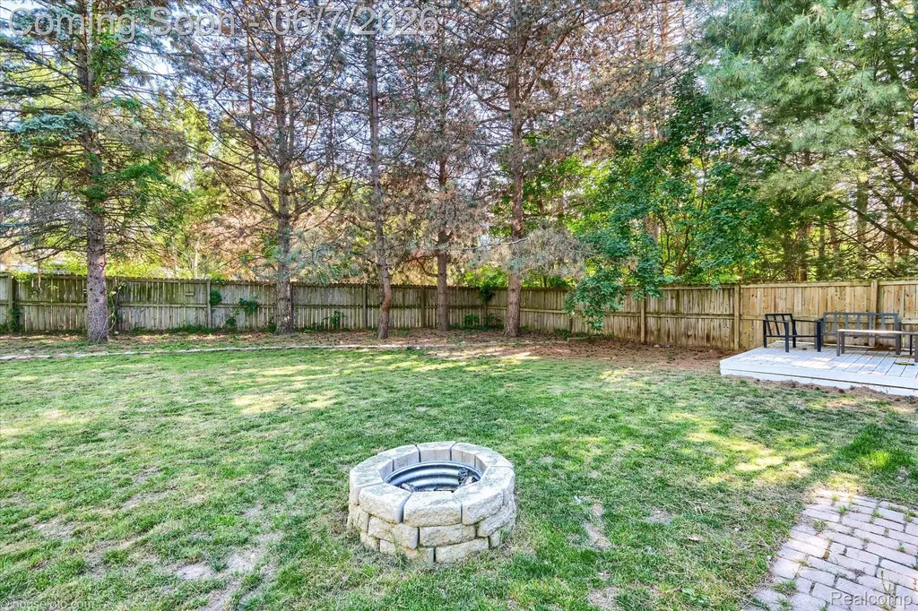 4232 Knollwood Drive Grand Blanc Charter Township MI 48439