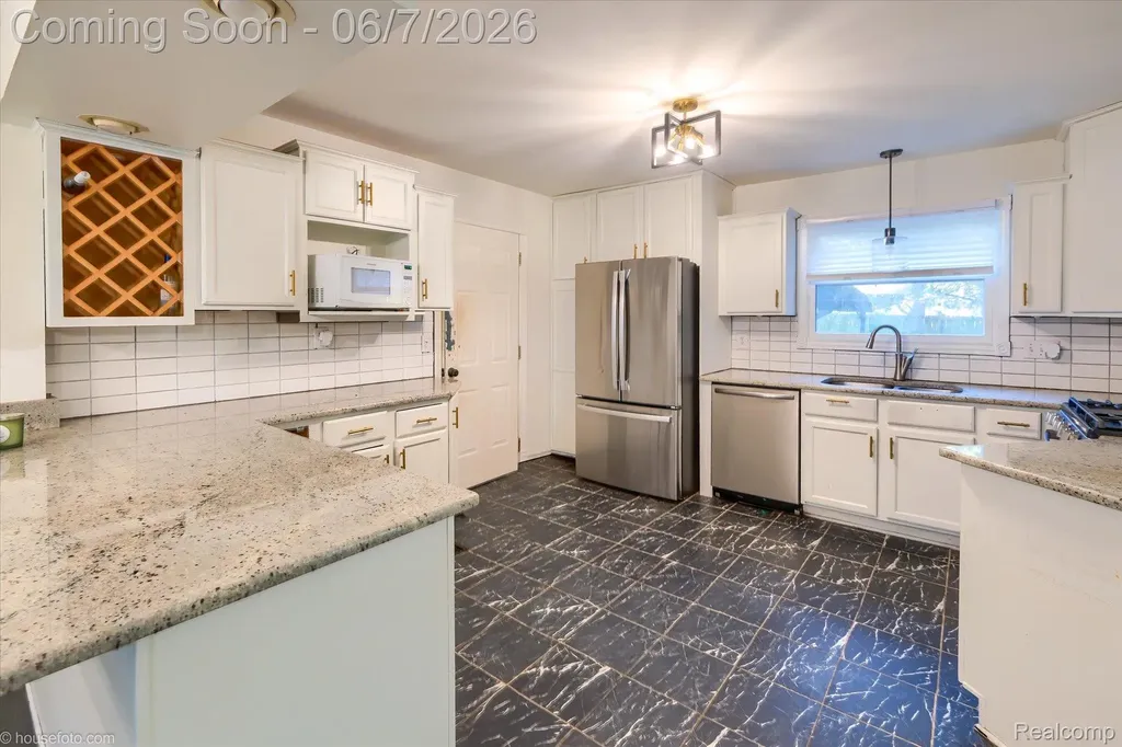 4232 Knollwood Drive Grand Blanc Charter Township MI 48439