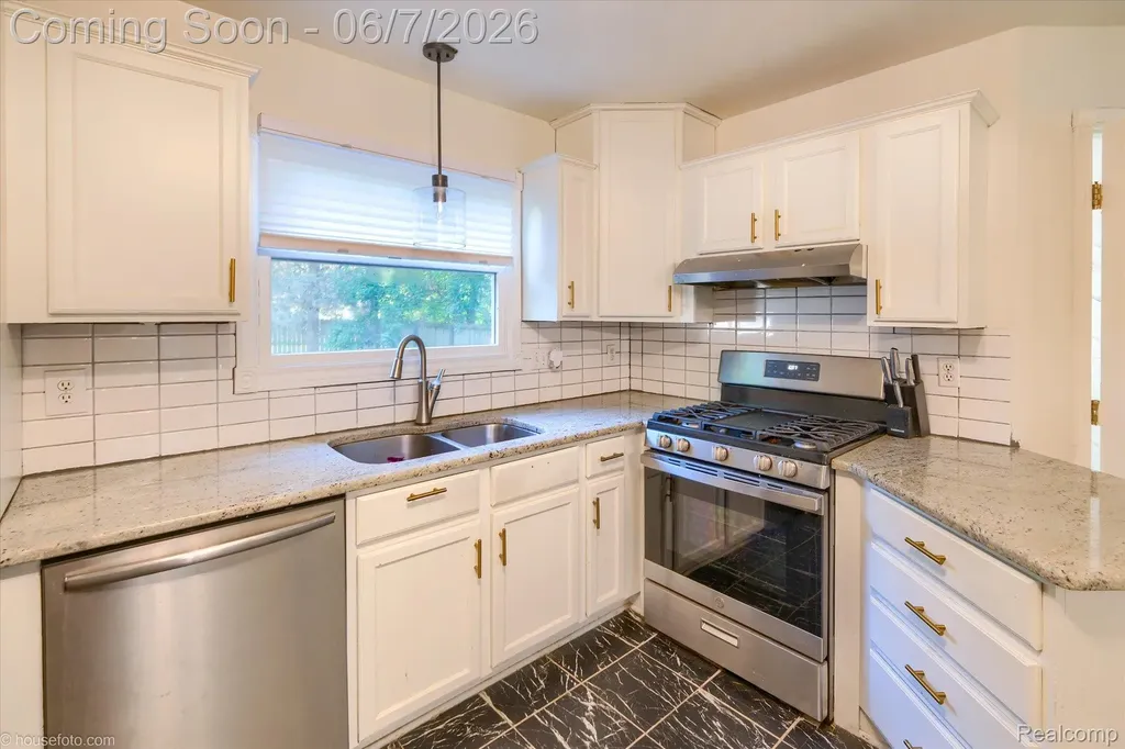 4232 Knollwood Drive Grand Blanc Charter Township MI 48439