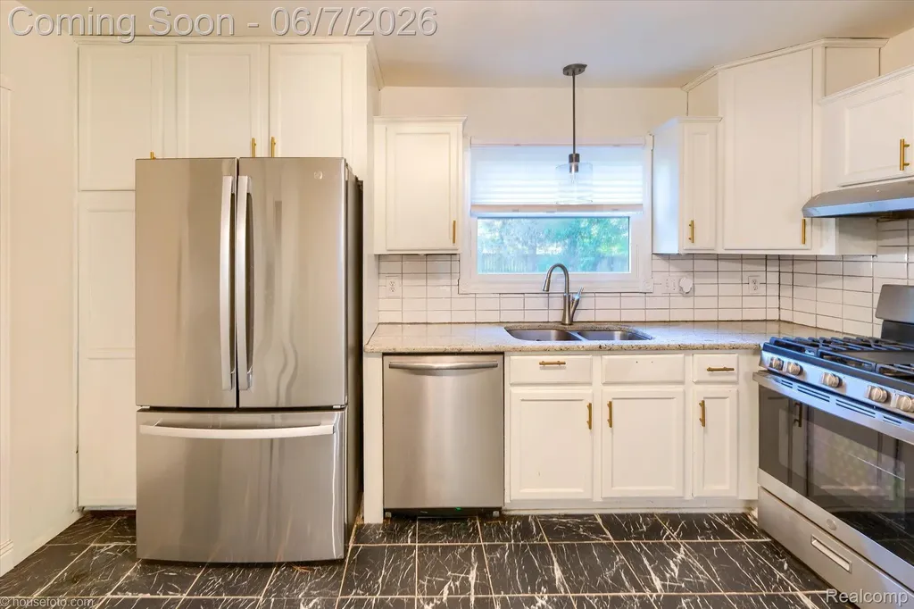 4232 Knollwood Drive Grand Blanc Charter Township MI 48439