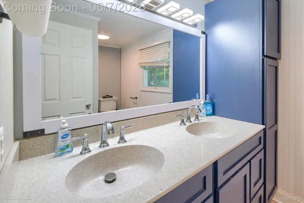 4232 Knollwood Drive Grand Blanc Charter Township MI 48439