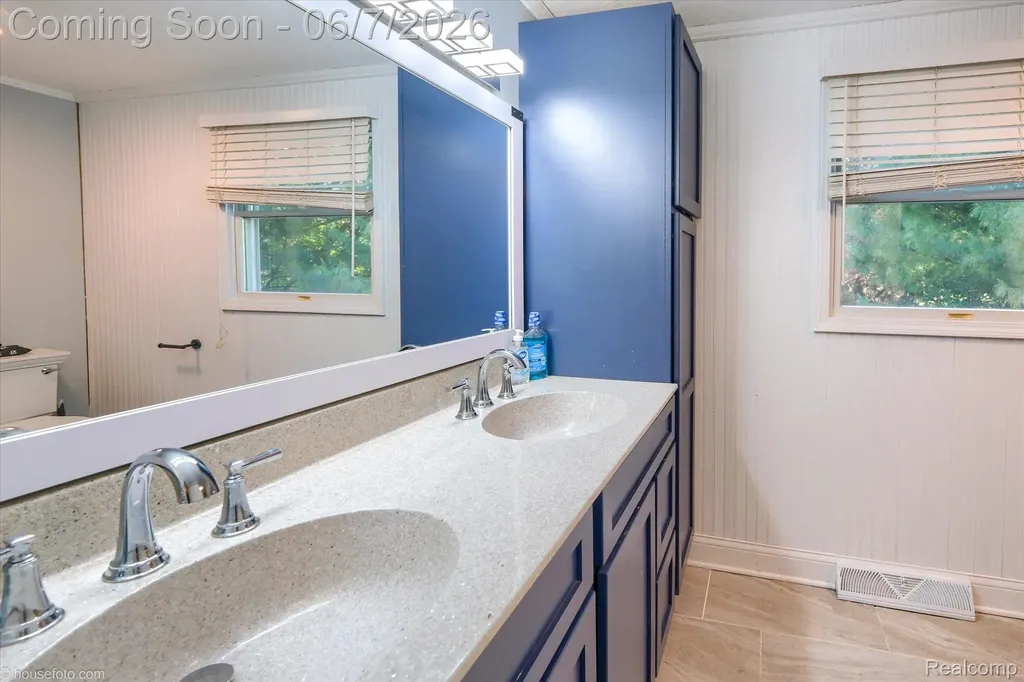 4232 Knollwood Drive Grand Blanc Charter Township MI 48439