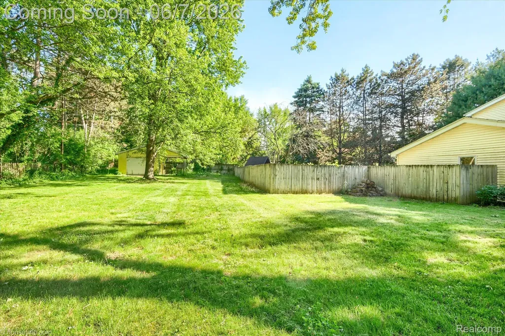 4232 Knollwood Drive Grand Blanc Charter Township MI 48439
