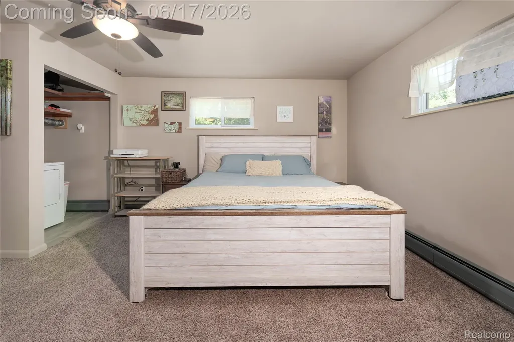 921 E Northfield Avenue Pontiac City MI 48340