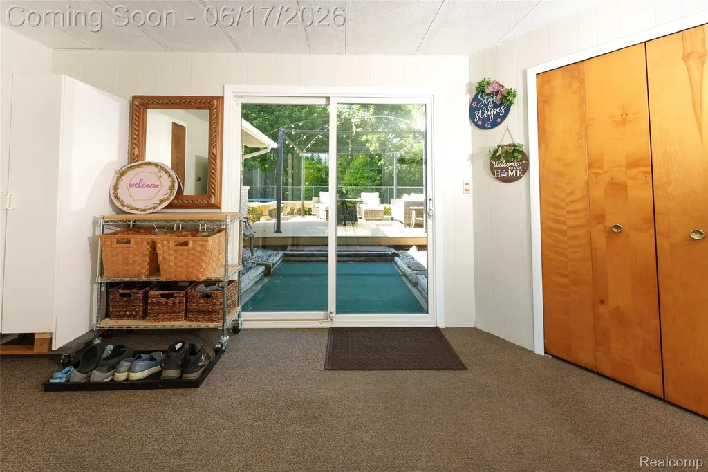 921 E Northfield Avenue Pontiac City MI 48340