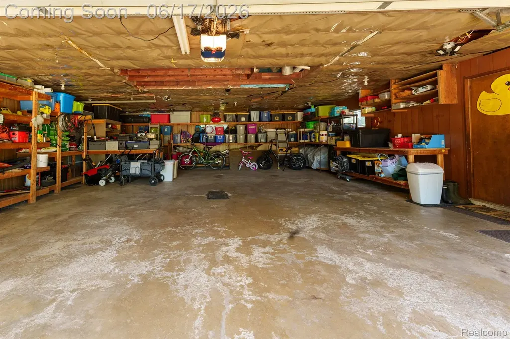 921 E Northfield Avenue Pontiac City MI 48340