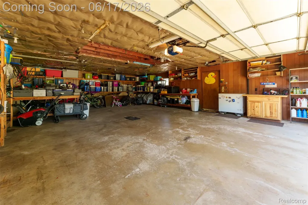 921 E Northfield Avenue Pontiac City MI 48340