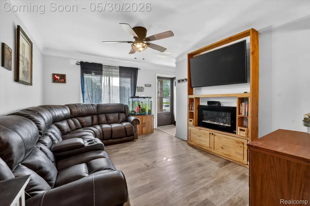 4048 Niagara Street Wayne City MI 48184