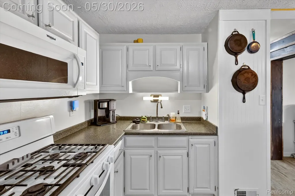 4048 Niagara Street Wayne City MI 48184