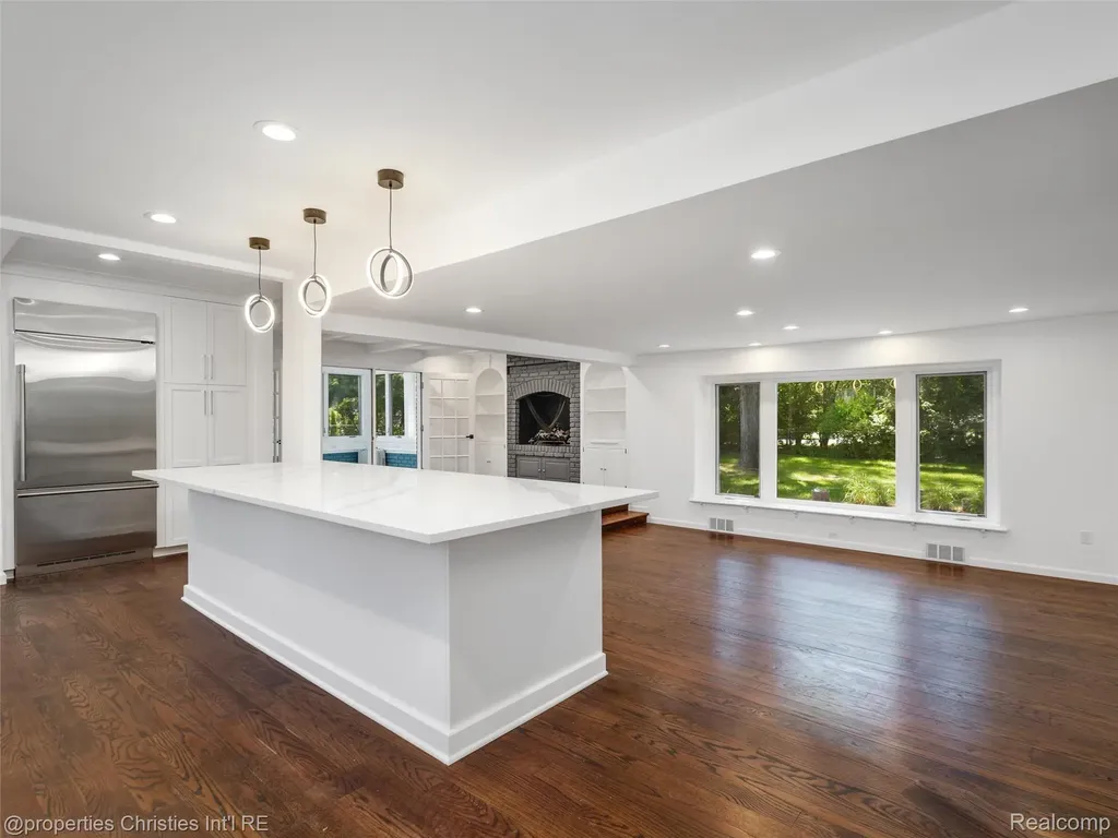 1257 Charrington Road Bloomfield Hills City MI 48301