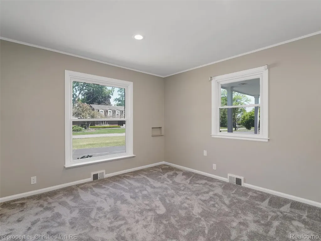 1257 Charrington Road Bloomfield Hills City MI 48301