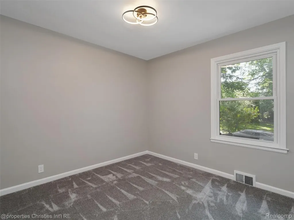 1257 Charrington Road Bloomfield Hills City MI 48301