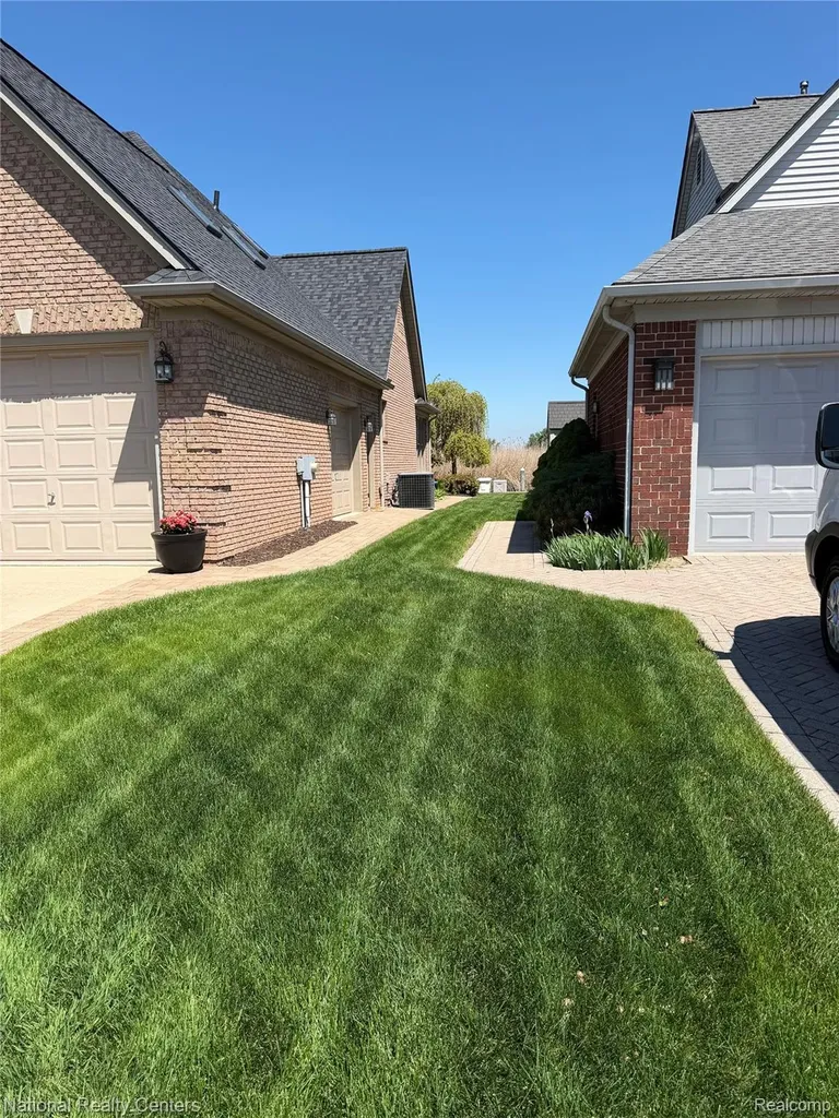 10368 Saint John Drive Algonac City MI 48001