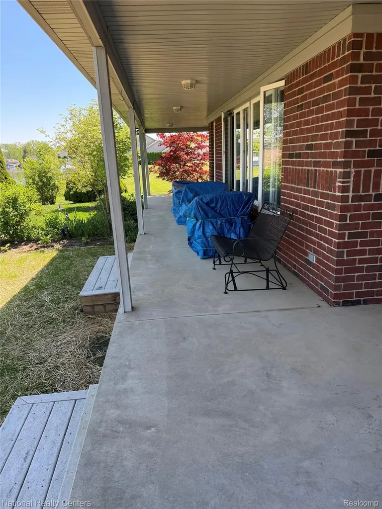 10368 Saint John Drive Algonac City MI 48001