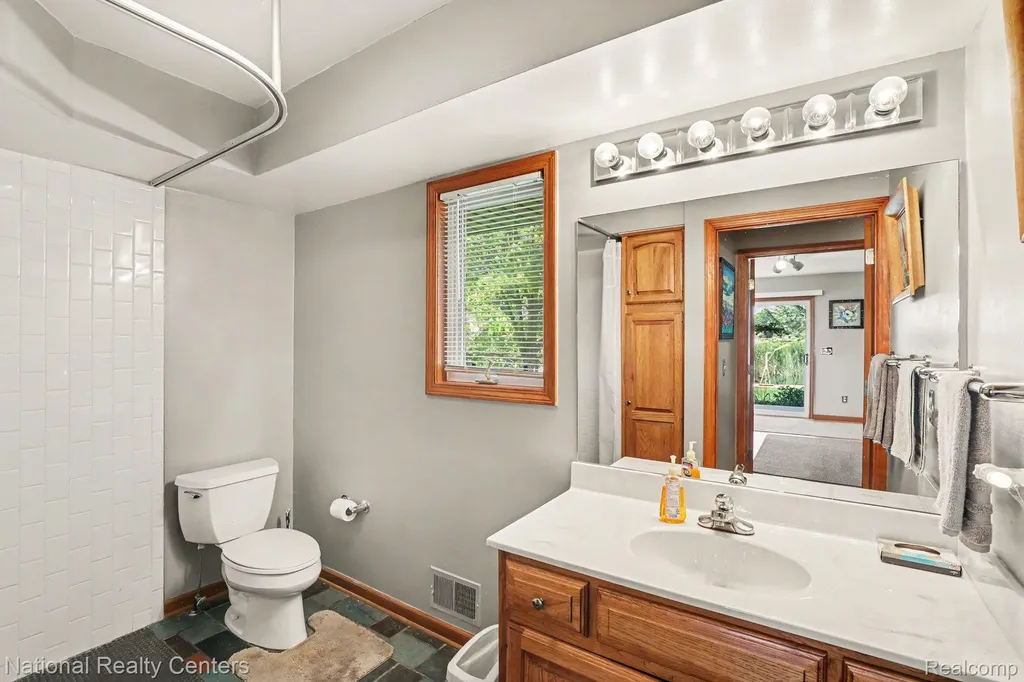 10368 Saint John Drive Algonac City MI 48001