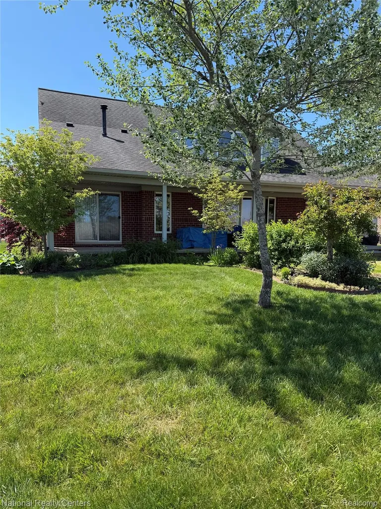 10368 Saint John Drive Algonac City MI 48001