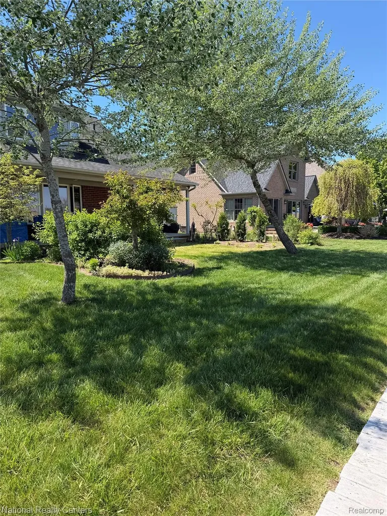 10368 Saint John Drive Algonac City MI 48001
