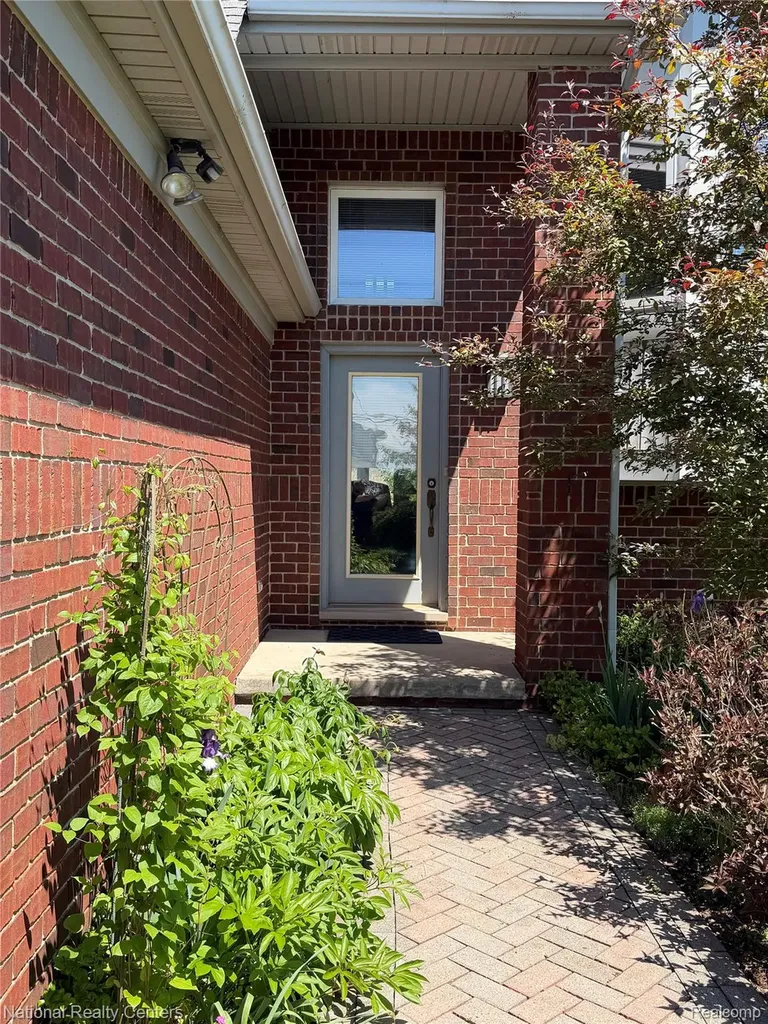 10368 Saint John Drive Algonac City MI 48001