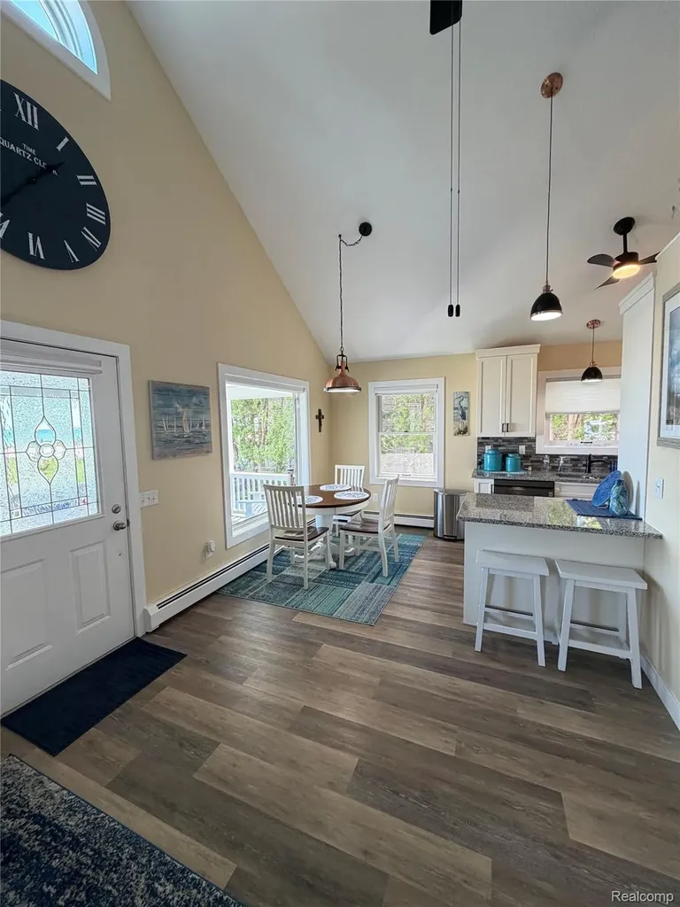 6897 N Us Highway 23 Oscoda Charter Township MI 48750