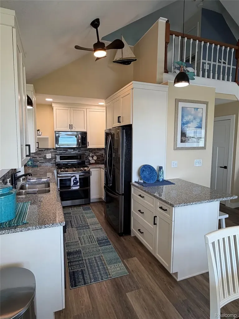 6897 N Us Highway 23 Oscoda Charter Township MI 48750
